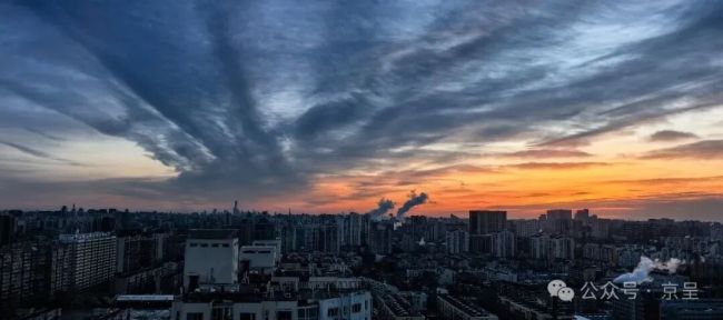 【晨圖】雪后朝霞，32種紅