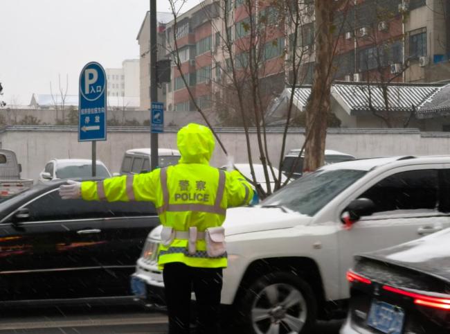 河南多地积极搪塞冰雪天气 多举措保运动