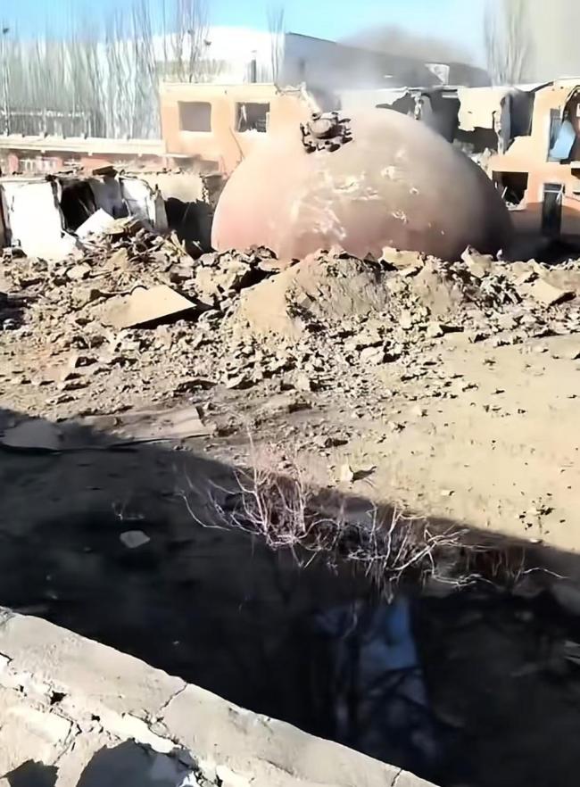 包钢爆炸巨响后 蒸汽球罐砸中废品站 事故致多人伤亡