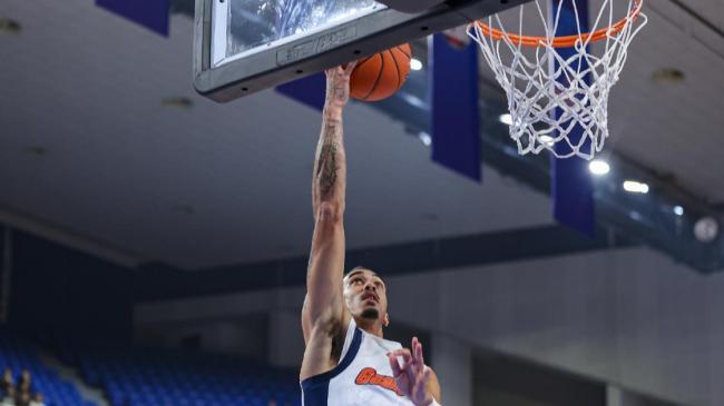 广东男篮104-76大捷四川男篮 闭幕连败强势反弹