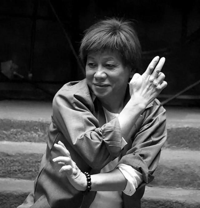 成龙发文悼念梁小龙：不敢也不愿相信，他塑造了那么多经典角色，让我们佩服不已 一代功夫巨星陨落