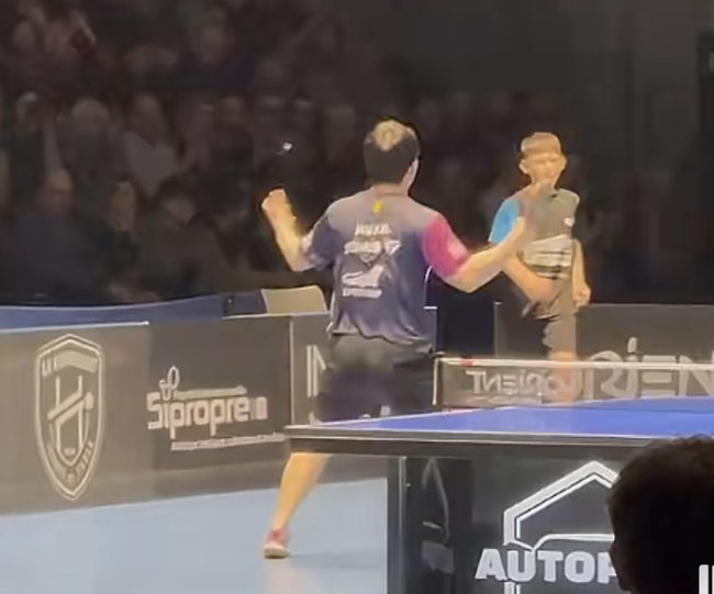 乒乓球欧冠：樊振东单局16-14率队横扫 决胜局逆转取胜