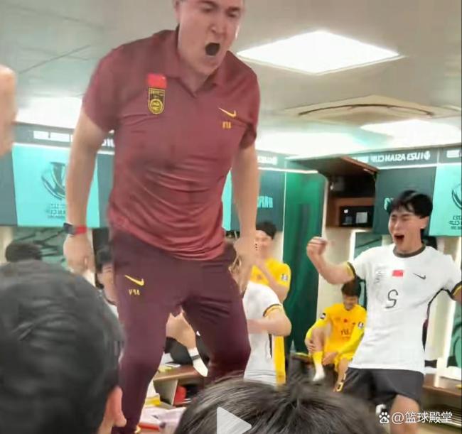 U23国足主帅站桌怒吼 战术奏效晋级决赛