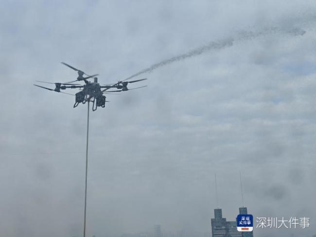 深圳消防无人机出水高度突破300米 空中接驳技术显威力