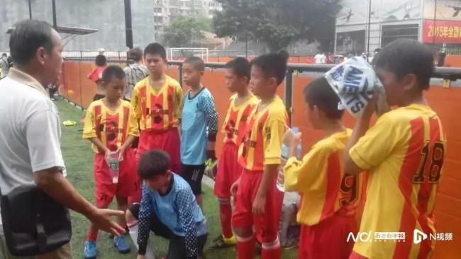 启蒙教练喊话李昊：为夺冠贡献力量 师徒情深共话成长