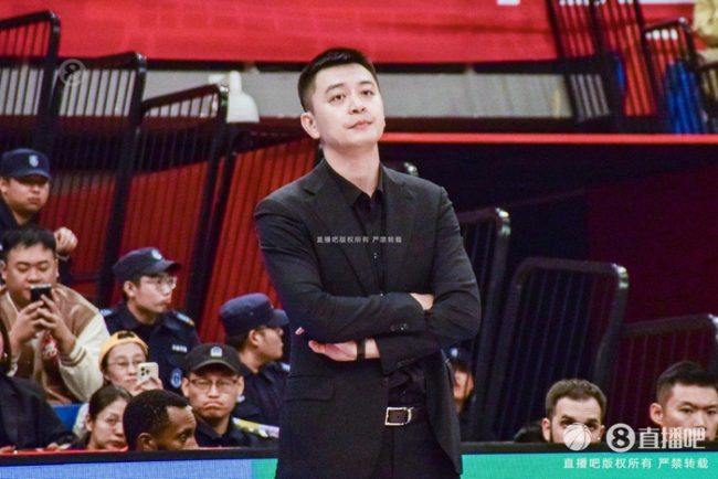 媒体人曝杨鸣离任辽篮主教练一职