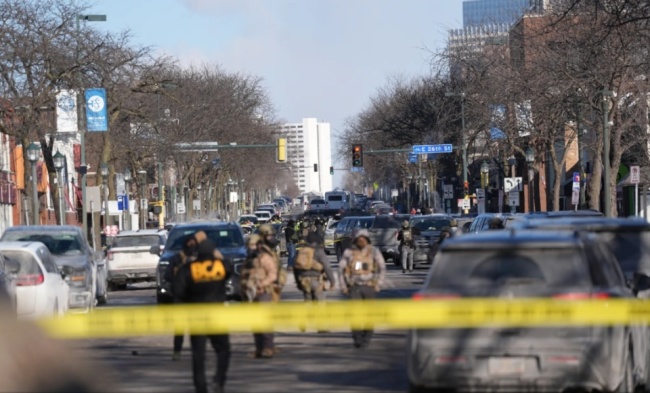 克林顿奥巴马发声 谴责移民执法行动