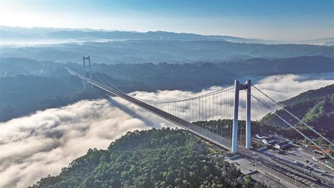 冬天里的大美中国 云海翻滚壮观景