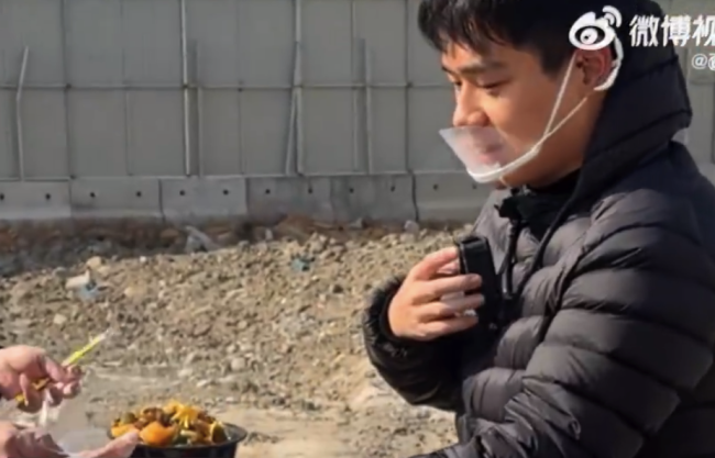 安徽小伙工地卖卤肉饭驯服贵州子涵的胃，肉满满的，惟有10元/份 