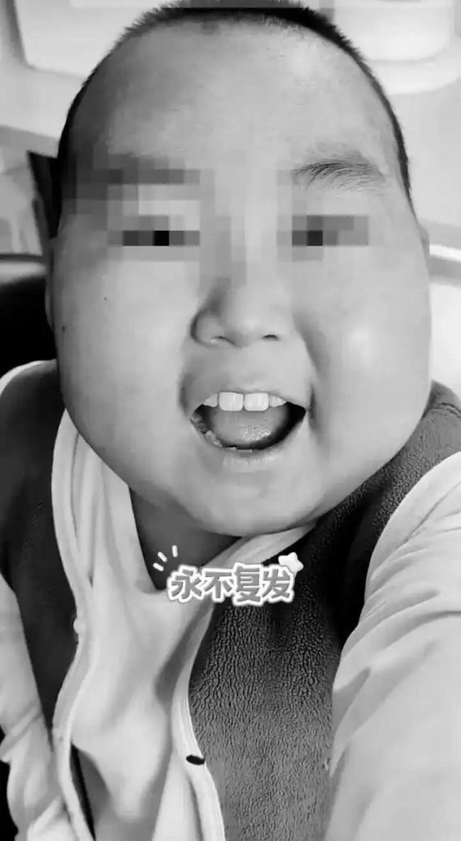 父亲说豪豪昏迷中离开没走得太痛苦 小天使不再受苦