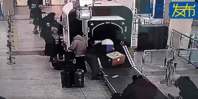 旅客出境带近4斤黄金被海关查获靠谱的线上股票配资,海关提醒 需如实申报