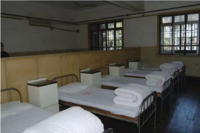 蚯蚓当药吃、实习生救人、医生被误诊，我在精神科的60年 见证巨变