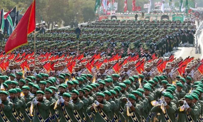 评论员：伊朗数千枚导弹待命迎战 美军重兵压境