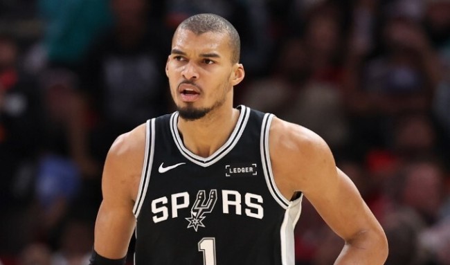 杜兰特：文班亚马的跳投更犀利了