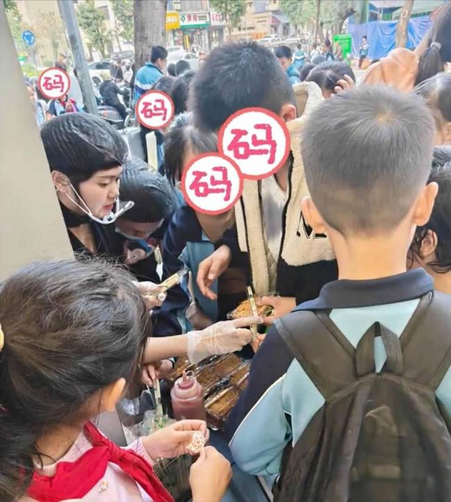 肥娟小吃店1个月毛利润不到2000 和煦成了包袱