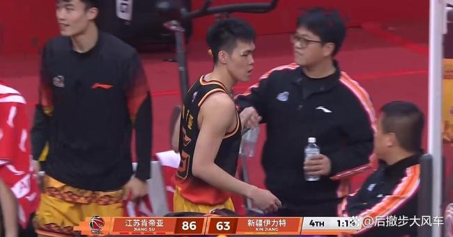 大爆冷！新疆狂输江苏20分 庞峥麟29+8完胜阿不都仅6分：国家队新星崛起