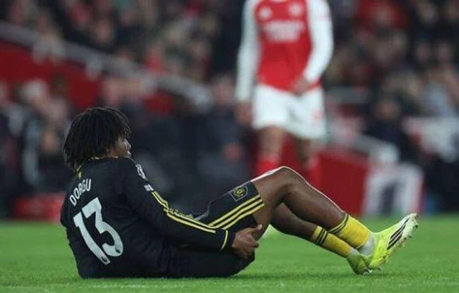 曼联打富勒姆计策揭秘，库尼亚替代多古芒特替补！卡里克降服基恩