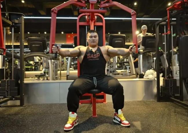 冠军接连死一火，健身为何夺命 极限磨练背后的代价