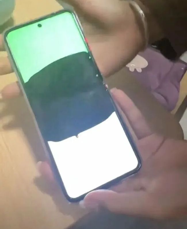 华为折叠屏频频被“冻坏”？客服回应 低温使用需谨慎