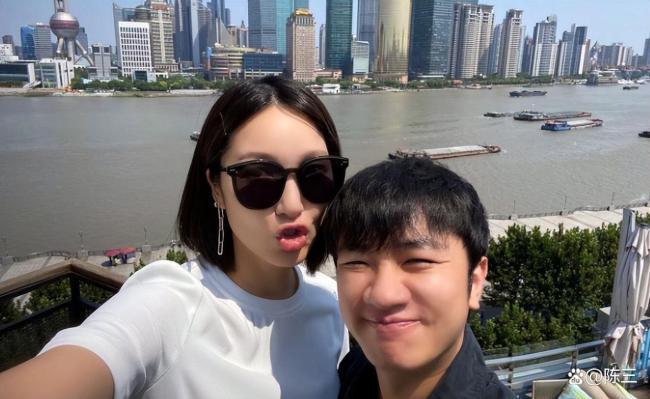 王祖蓝自爆全家撤出上海:比起上亿生意,男儿的酬酢圈更让我揪心 沪港两地置换房产