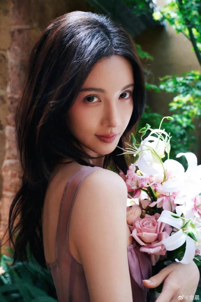 娇韵诗删除金晨直播预报 品牌回话正雷同了解中