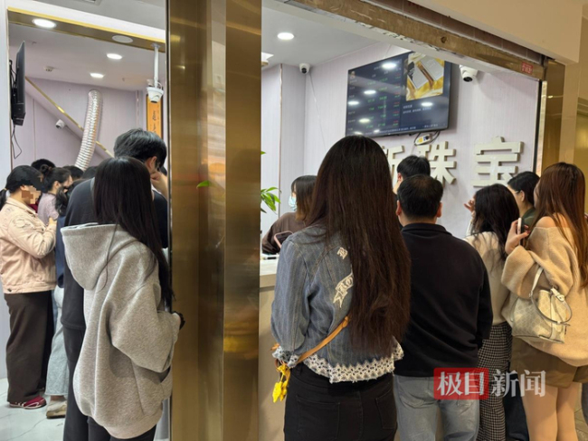 ��۴���µ�ˮ���г����˹��ϳ��� ����������������