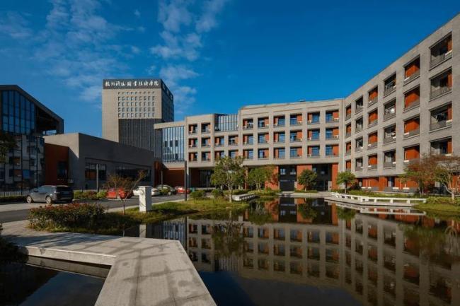 实探中国首富捐400亿辩论钱塘大学 对准AI和数字经济缺口