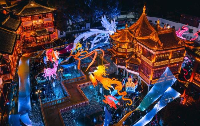 英国首相打卡上海外滩