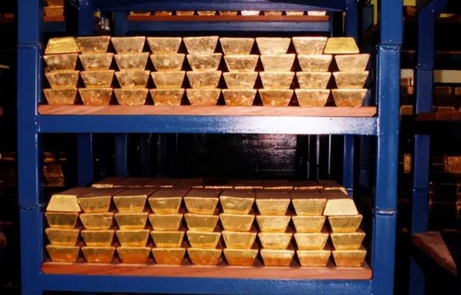 骤然暴跌！金价整夜挥发3500元 华尔街半夜“割韭菜”