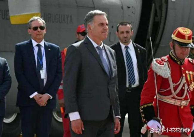乌拉圭总统运行访华 深化中乌合作新篇章