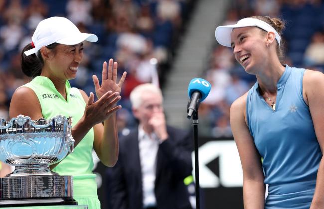 莱巴金娜首夺澳网冠军 力克劲敌登顶