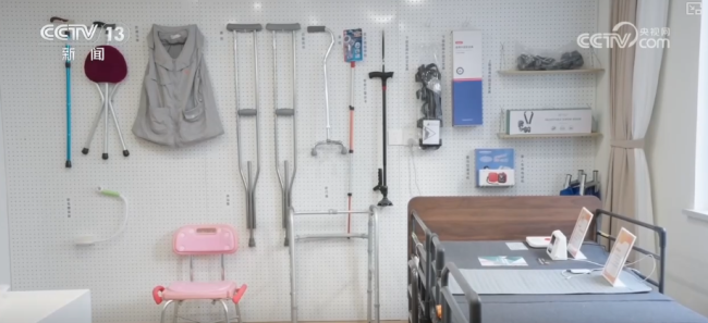 精细暖心实招“托”起“一老一小”