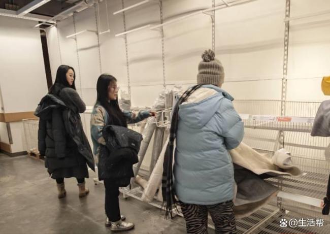 中国最北宜家闭店前一日几乎被搬空 顾客抢购“捡漏”