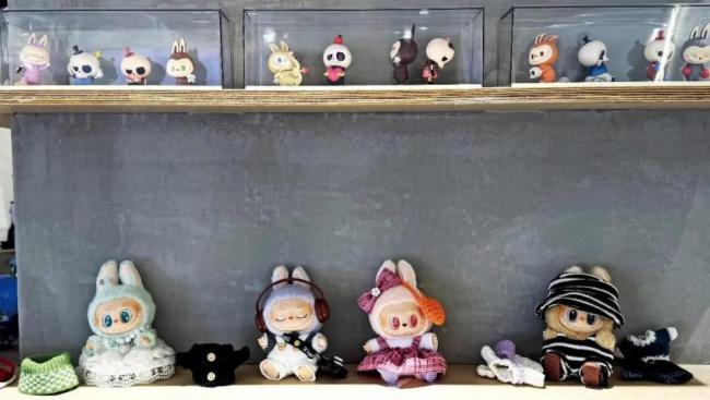 没人能穿的娃衣卖疯了 潮玩新风尚