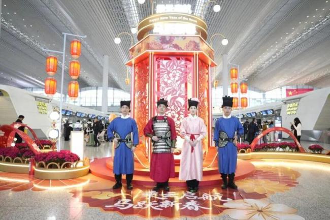媒体评广州白云机场工作人员换上汉服