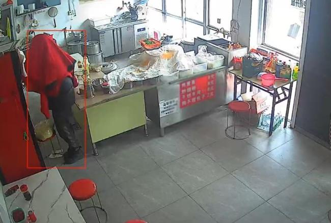 男子盗面馆零钱警方破案 24小时速擒贼