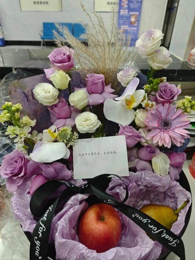 民警追回车内被盗现金