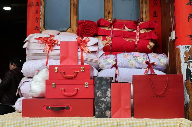 退彩礼父亲称大女出嫁也退了彩礼 简朴婚礼感动人心