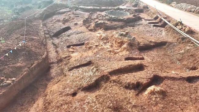 弥勒发现两千多年前墓地 出土文物展现汉代青铜辉煌