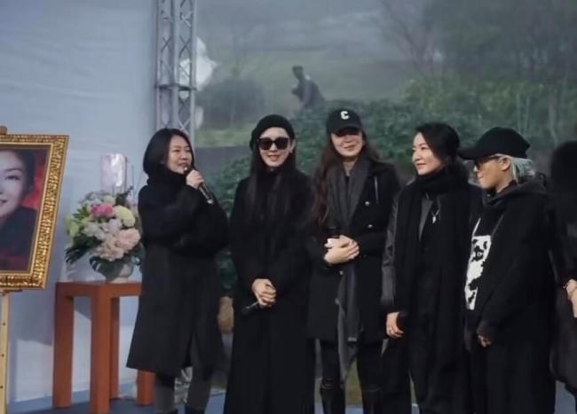 小S蔡康永主持大S雕像落成仪式 感人致辞泪洒现场