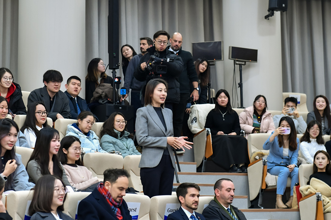 乌拉圭总统帮北外学生追星 中乌友谊见证时辰