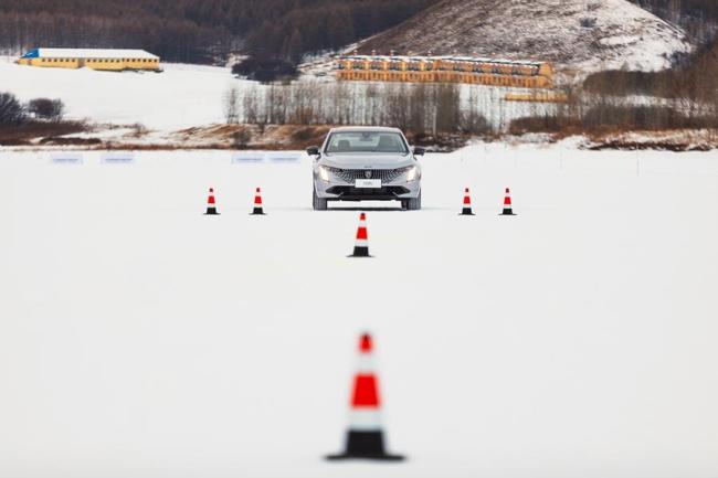 这座城凭什么成车企“打卡”地 寒地试车热潮涌动
