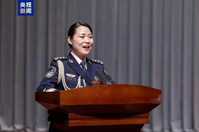 夺刀女警脸上伤疤无法恢复如初