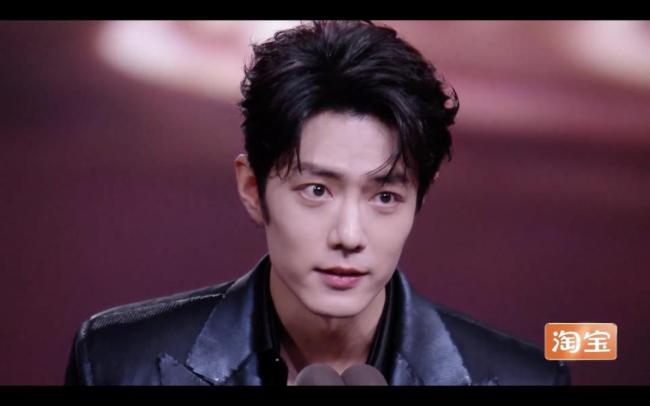 肖战微博King杨幂微博Queen 2025微博之夜荣耀加冕