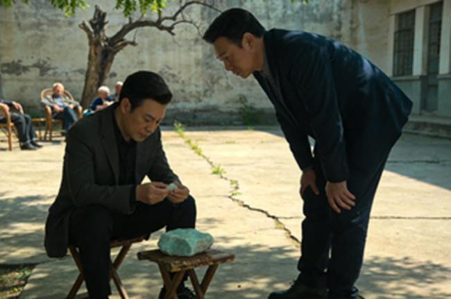 91岁老东谈主900万积存遭女儿儿媳挪用 一场对于资产与东谈主性的较量