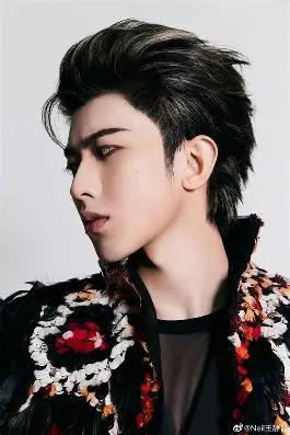 蔡徐坤 畴昔队友短暂“拉黑”激发争议