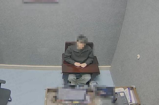 男子从13楼倒水淋到邻居被罚 高空抛物首例处罚