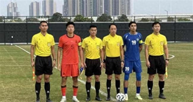 中国足球扬眉吐气！19天3赢亚洲冠军