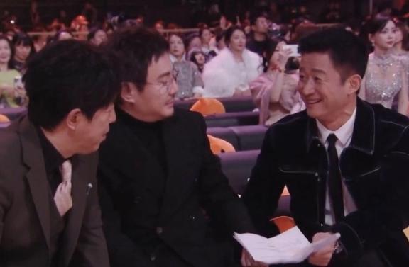 黄渤沈腾吴京 东说念主老了作念什么王人心酸 不要苛刻老东说念主成热梗