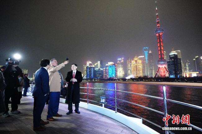 乌拉圭总统夜游黄浦江